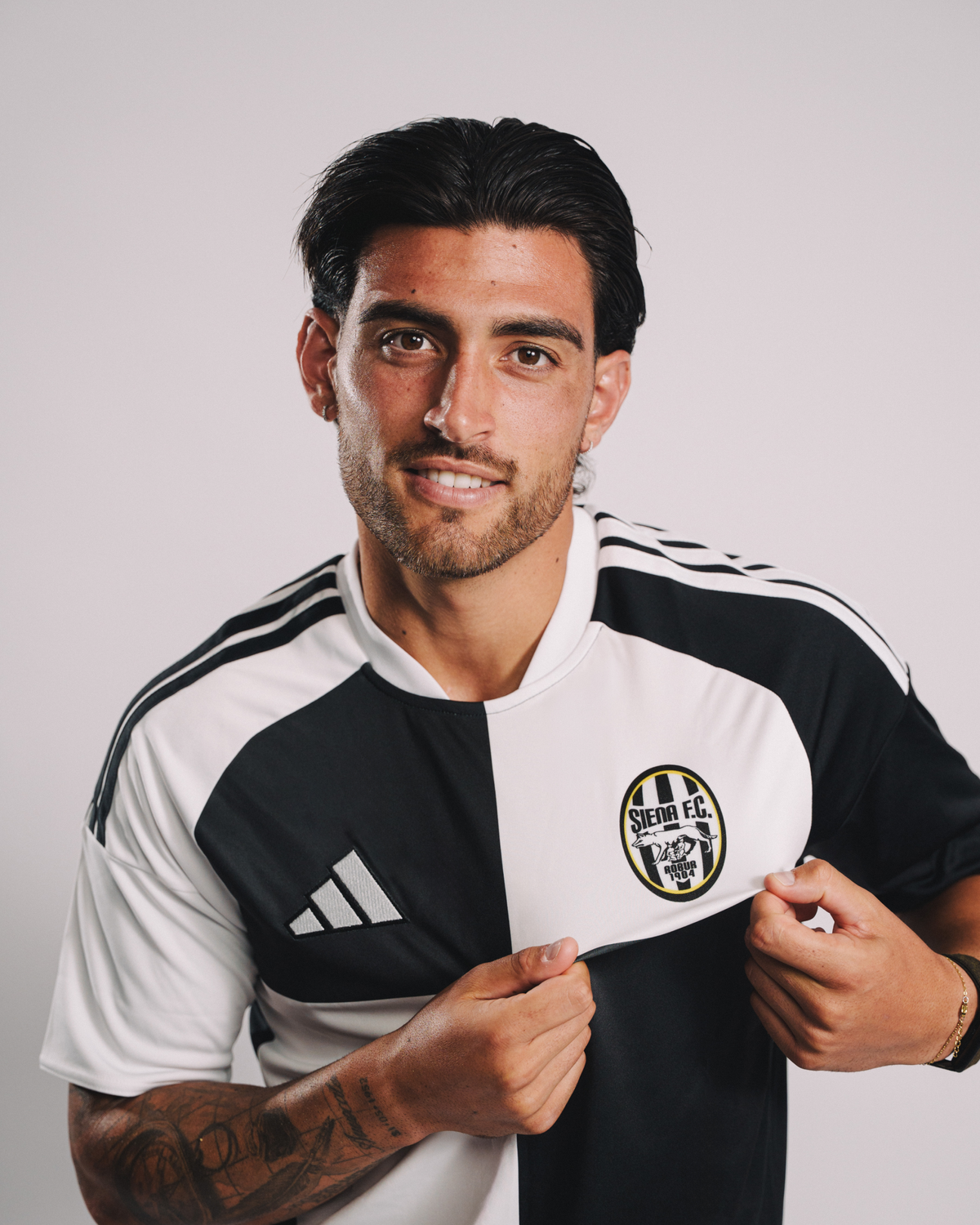 Official Home Shirt 2026/2027 (Delivery in beginning of October) 